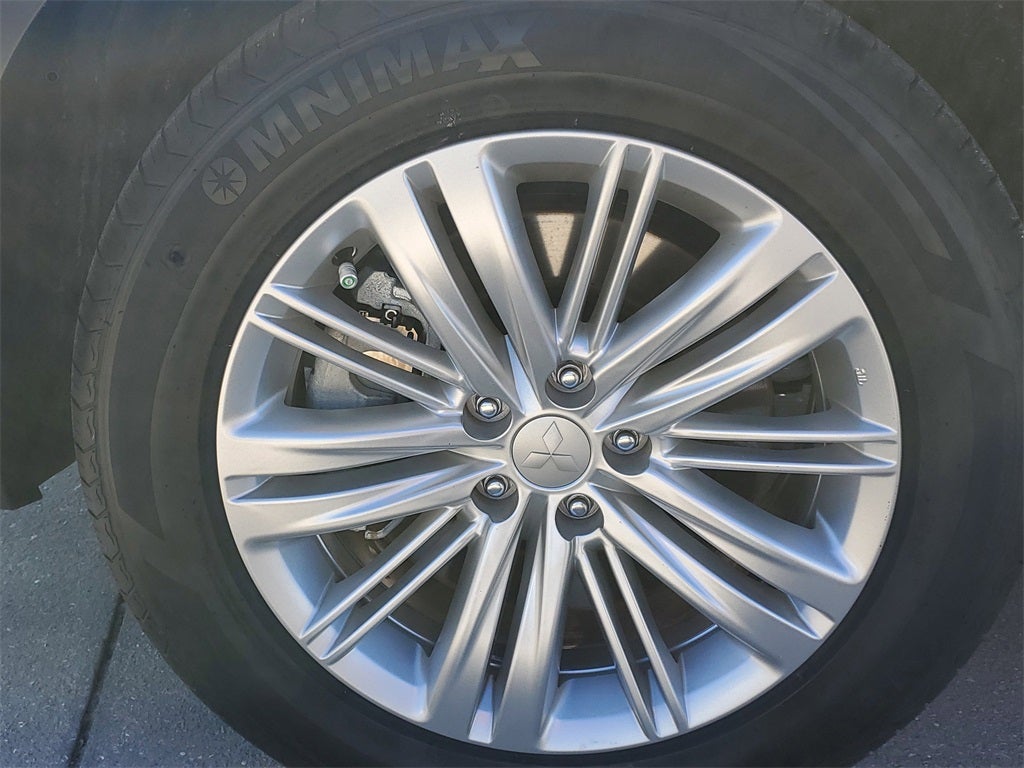 2024 Mitsubishi Outlander ES