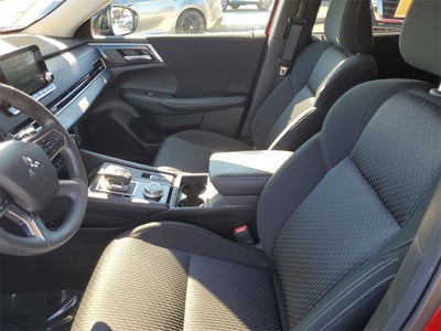 2024 Mitsubishi Outlander ES