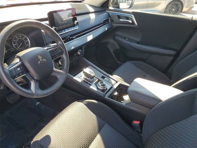 2024 Mitsubishi Outlander ES