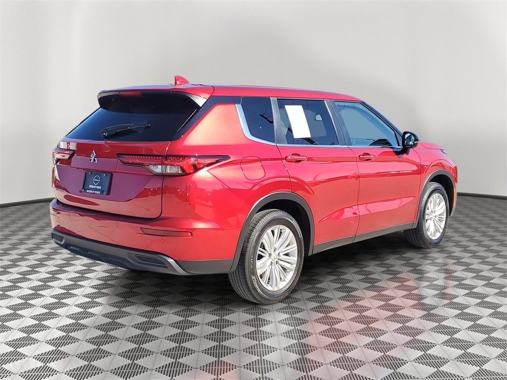 2024 Mitsubishi Outlander ES