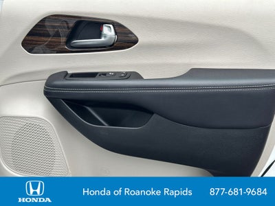2023 Chrysler Pacifica Hybrid Limited