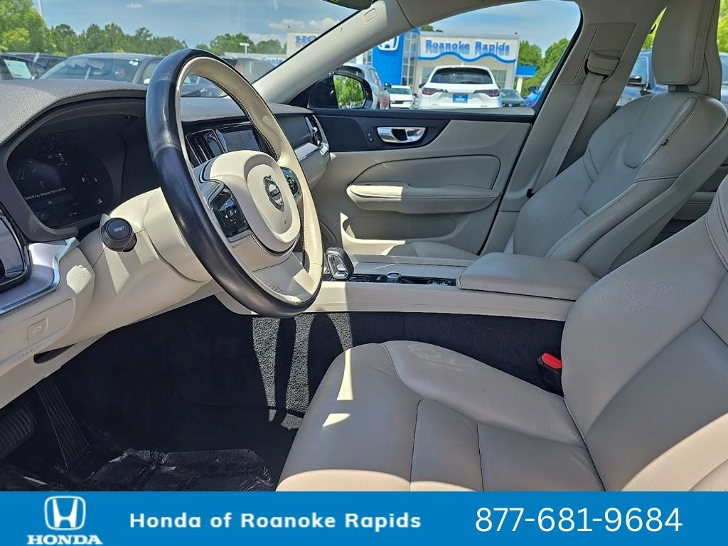2024 Volvo S60 B5 Core Dark Theme