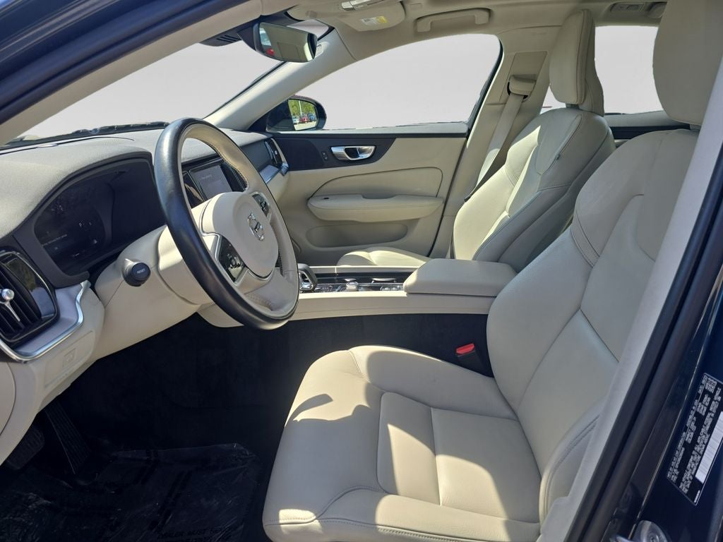 2024 Volvo S60 B5 Core Dark Theme