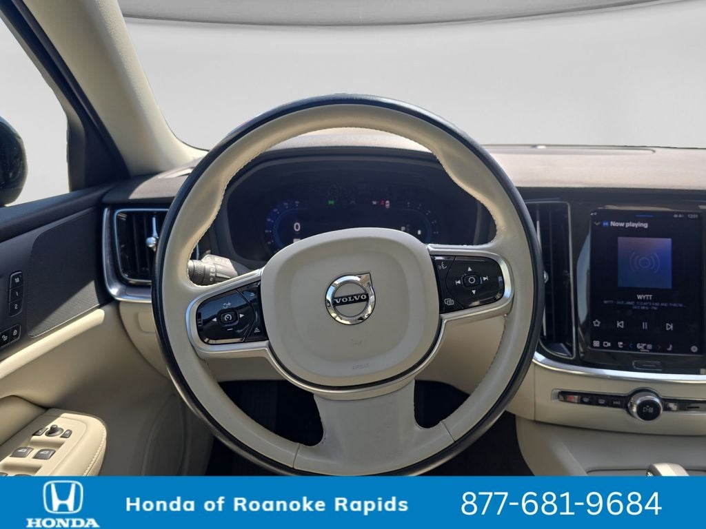 2024 Volvo S60 B5 Core Dark Theme