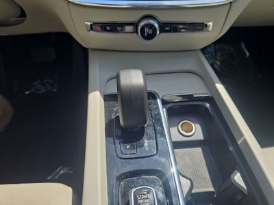 2024 Volvo S60 B5 Core Dark Theme