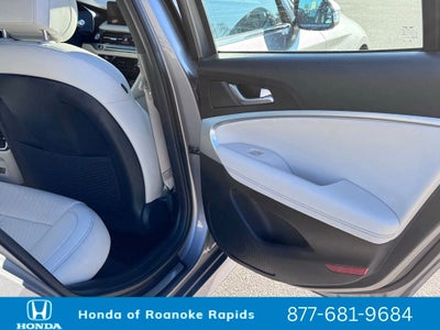 2024 Genesis G70 2.5T