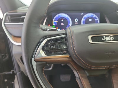 2022 Jeep Grand Cherokee Summit