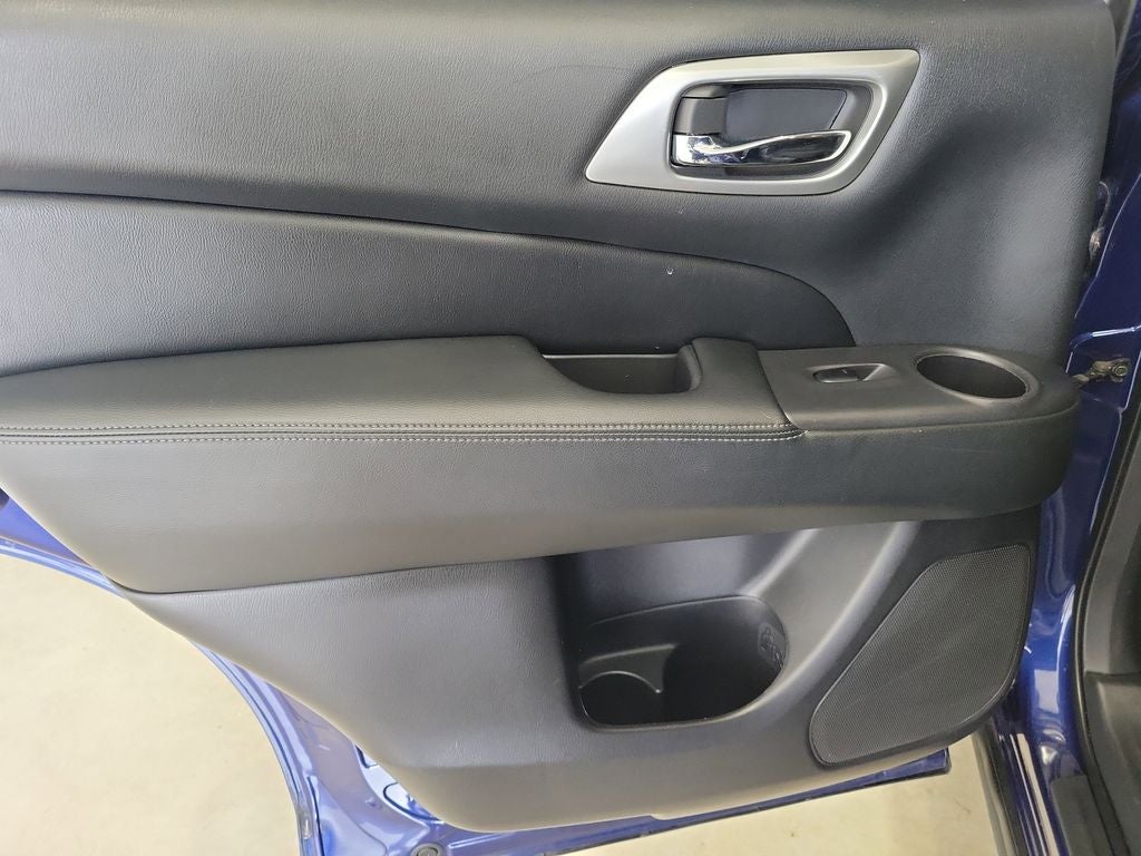 2020 Nissan Pathfinder S