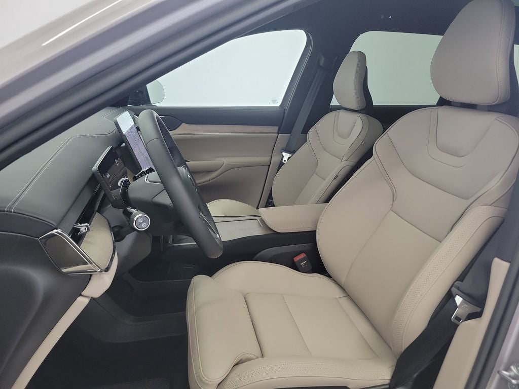2026 Volvo EX90 Base