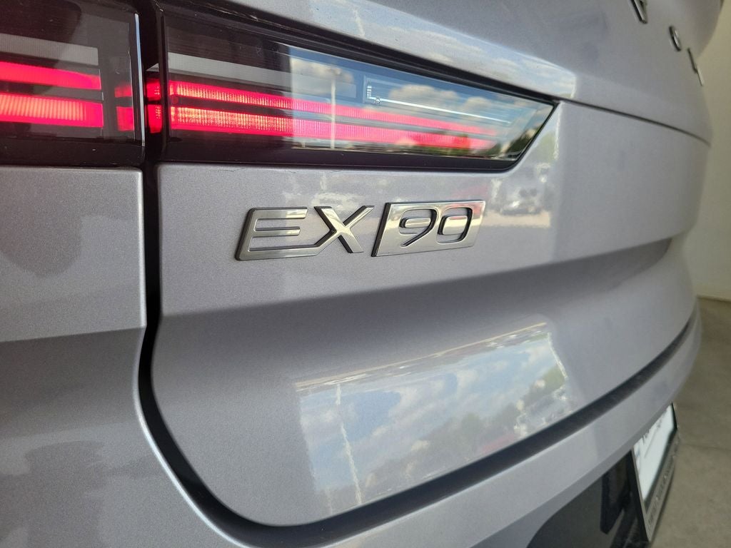 2026 Volvo EX90 Base