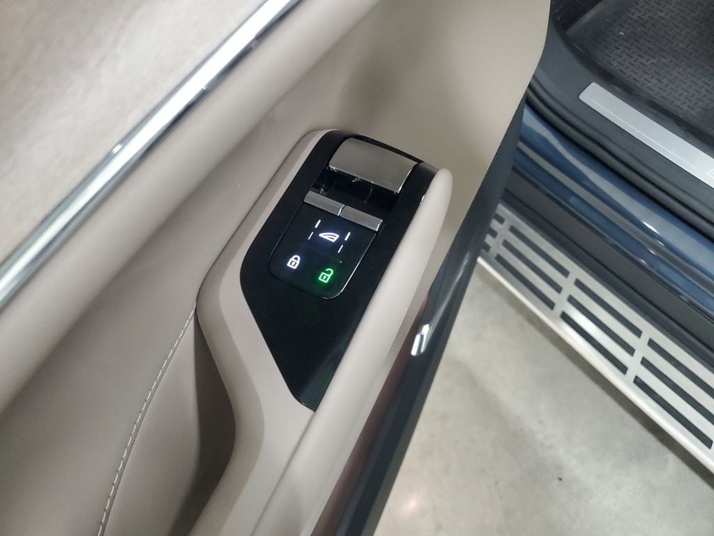 2025 Volvo EX90 Twin Motor Plus 7-Seater