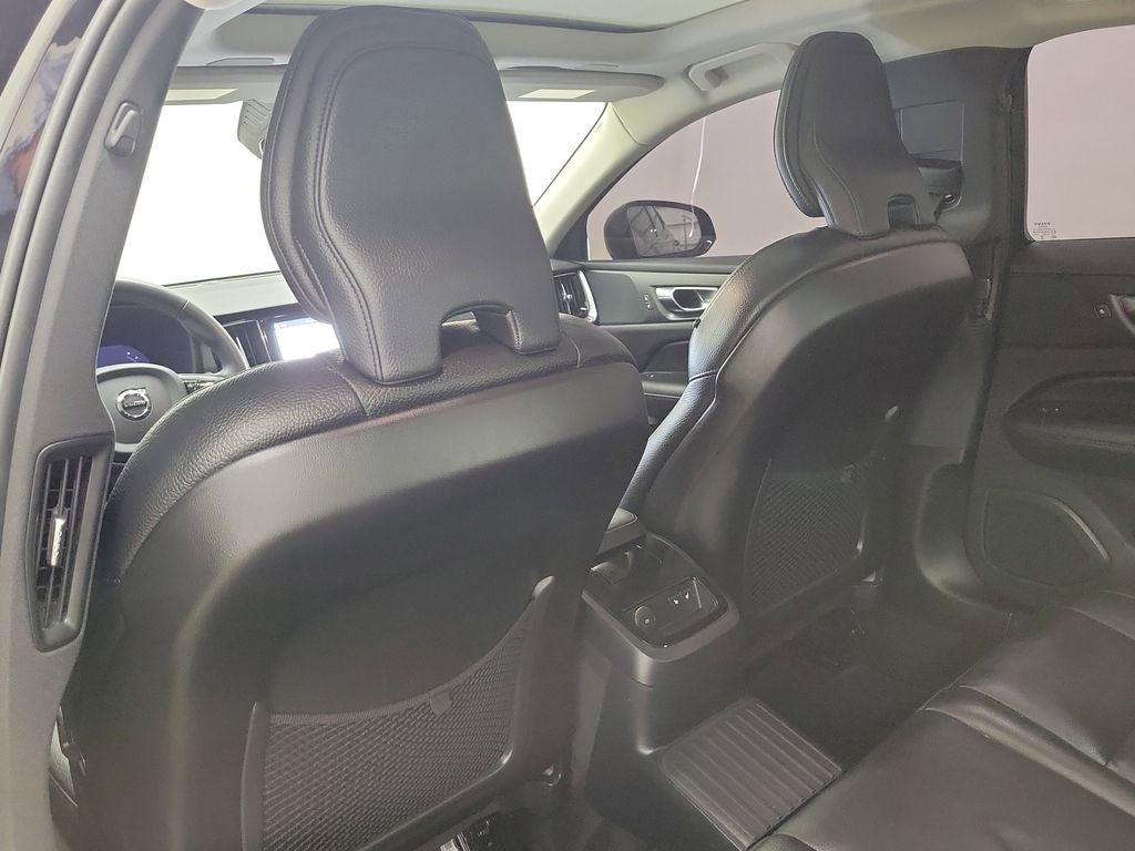 2025 Volvo S60 Plug-In Hybrid T8 Plus