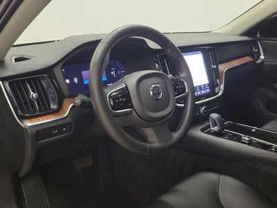 2025 Volvo S60 Plug-In Hybrid T8 Plus