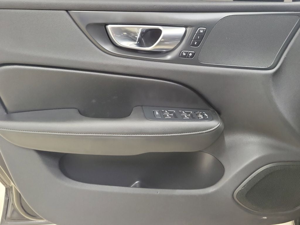 2025 Volvo S60 Plug-In Hybrid T8 Plus