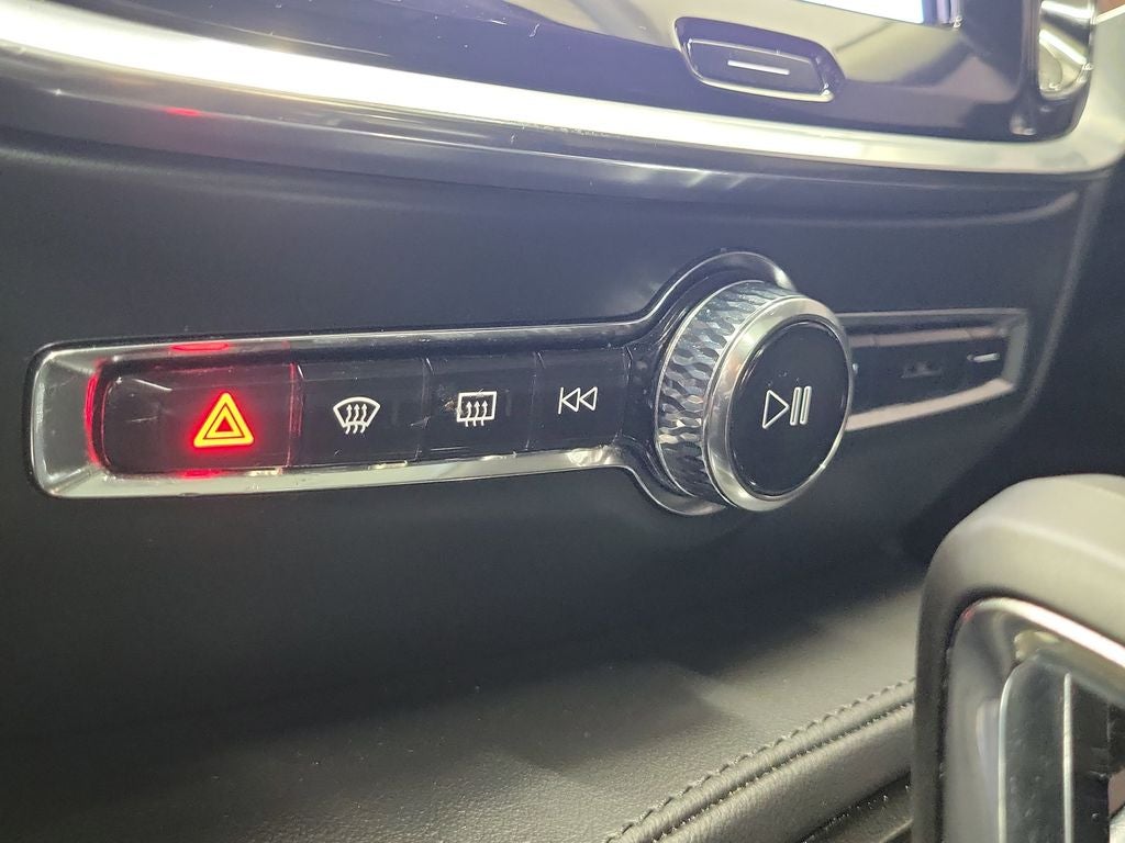 2025 Volvo S60 Plug-In Hybrid T8 Plus