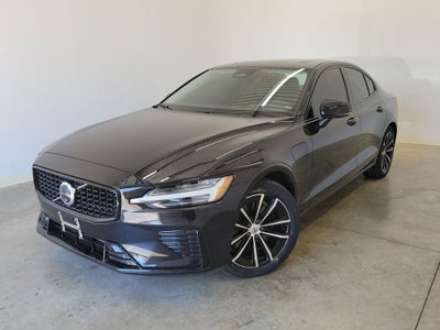 2025 Volvo S60 Plug-In Hybrid T8 Plus