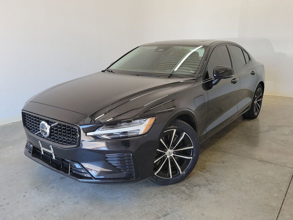 2025 Volvo S60 Plug-In Hybrid T8 Plus