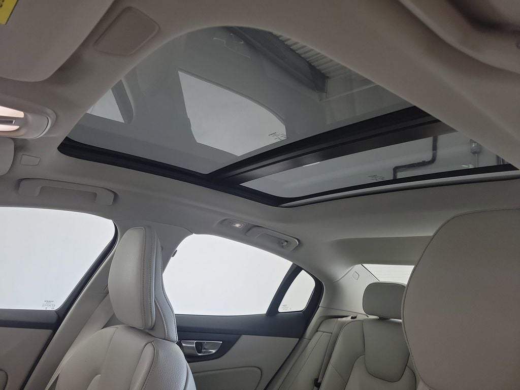 2025 Volvo S60 B5 Plus