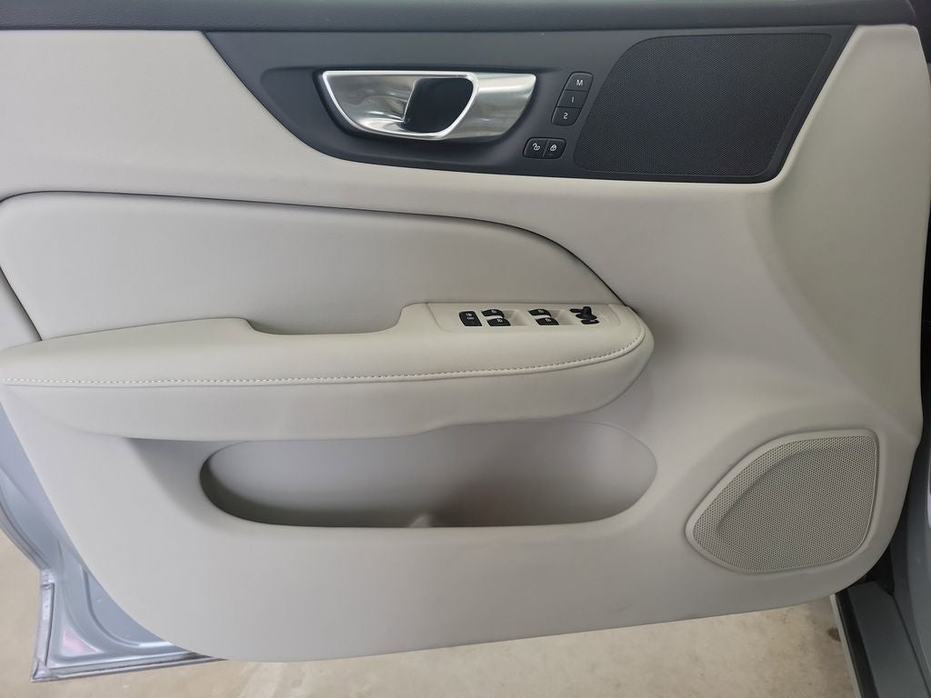 2025 Volvo S60 B5 Plus