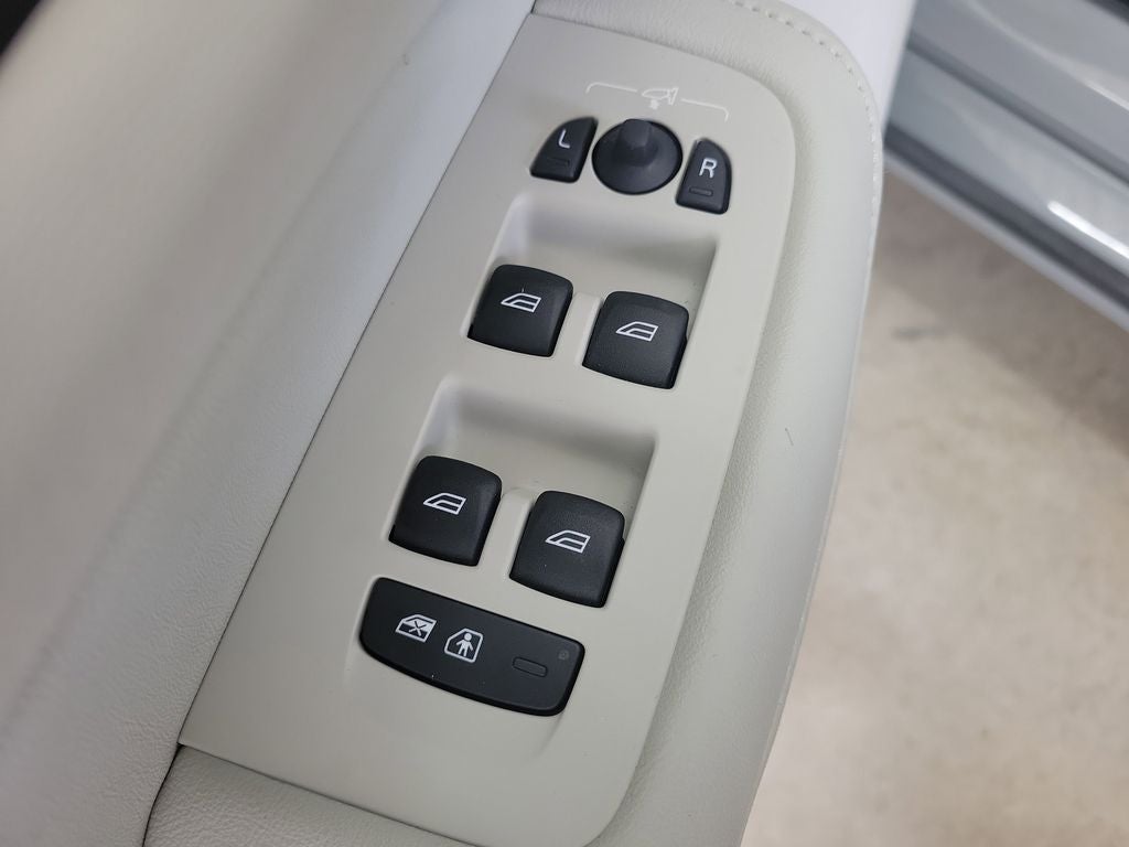 2025 Volvo S60 B5 Plus