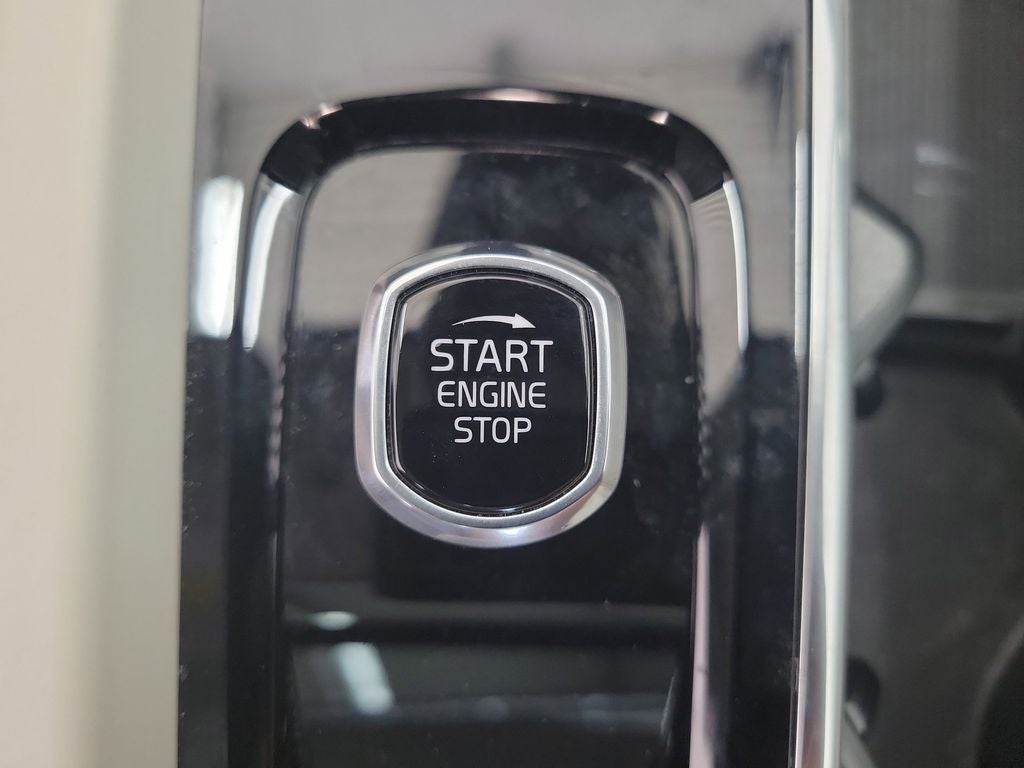 2025 Volvo S60 B5 Plus