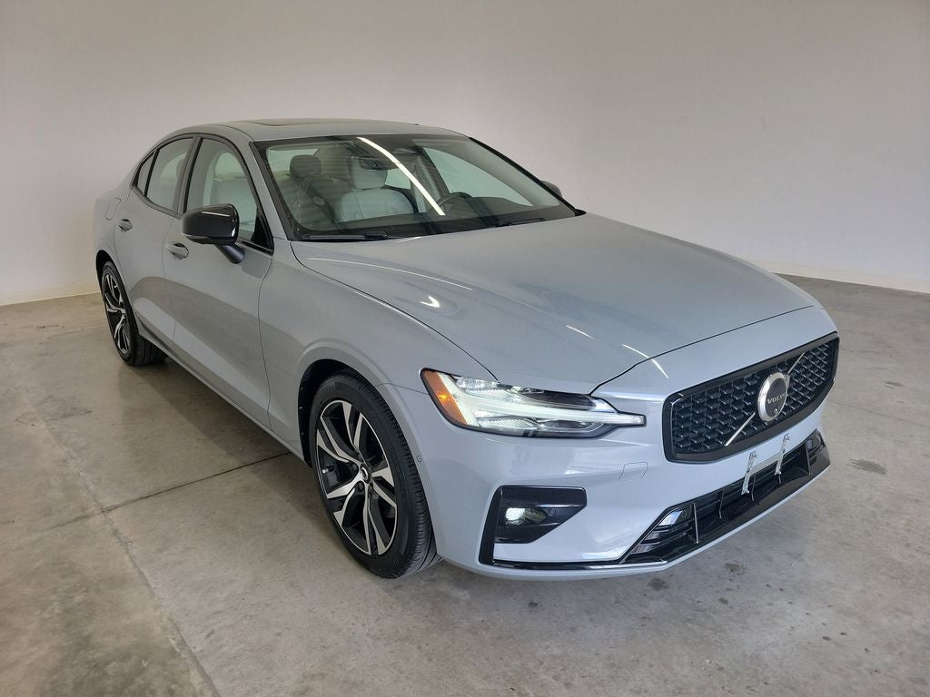 2025 Volvo S60 B5 Plus