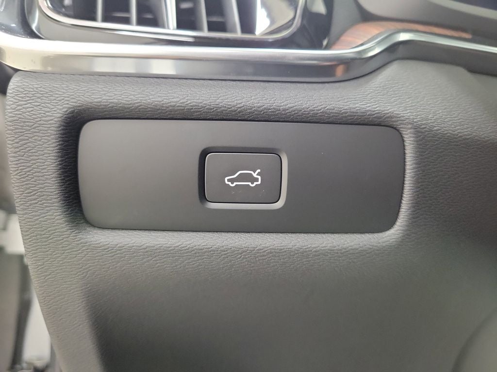 2025 Volvo S60 B5 Plus