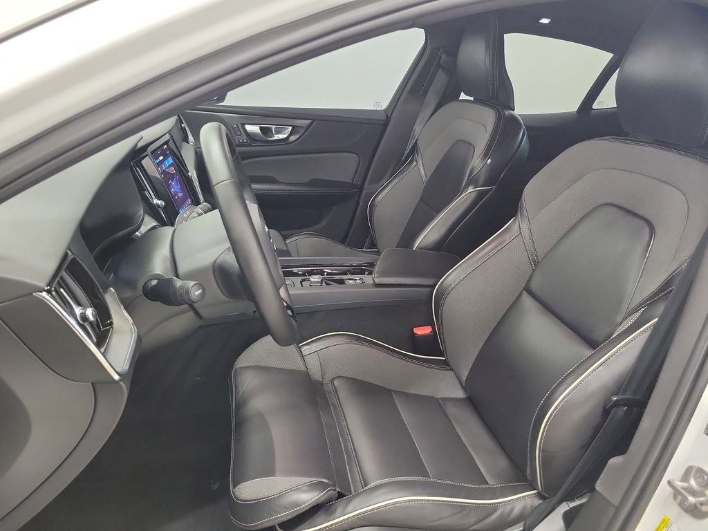 2024 Volvo S60 B5 Plus Black Edition