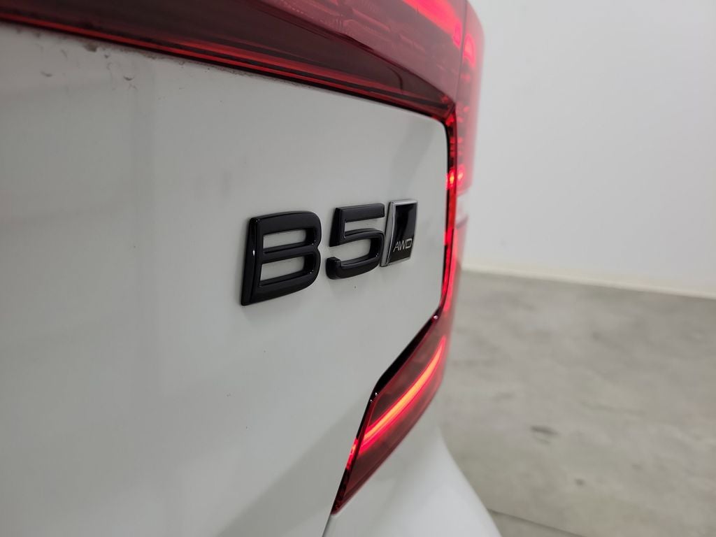 2024 Volvo S60 B5 Plus Black Edition