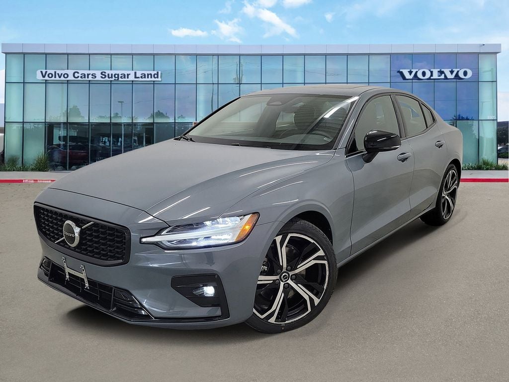 2024 Volvo S60 B5 Core Dark Theme