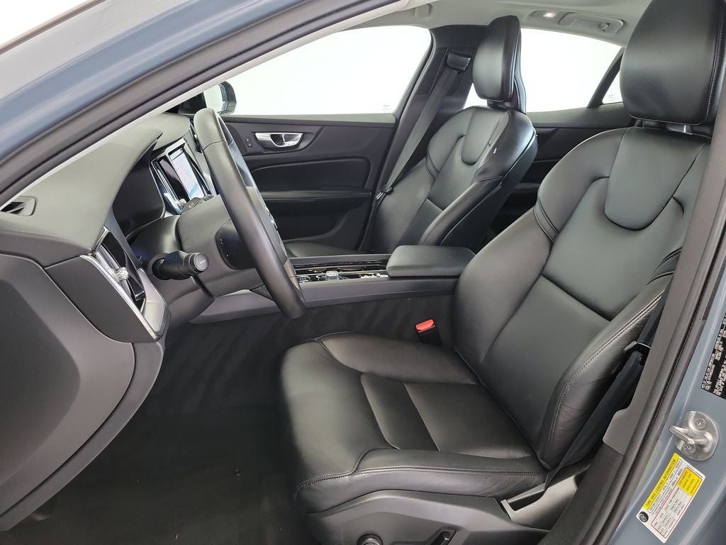 2024 Volvo S60 B5 Core Dark Theme