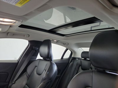 2024 Volvo S60 B5 Core Dark Theme