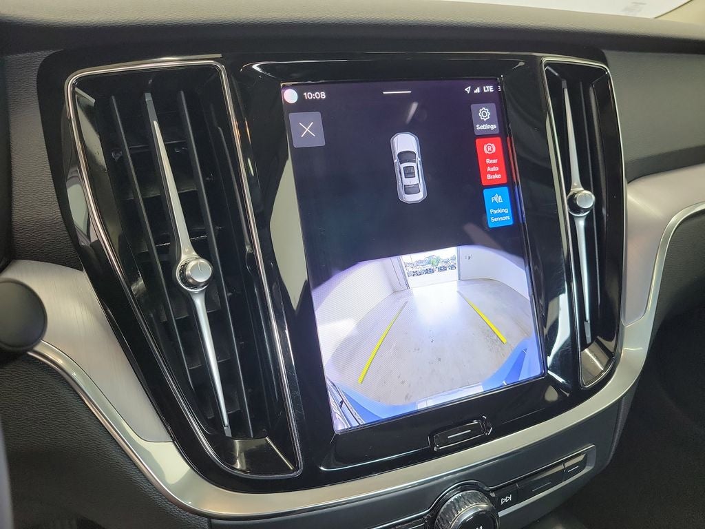 2024 Volvo S60 B5 Core Dark Theme
