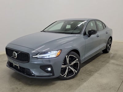2024 Volvo S60 B5 Core Dark Theme