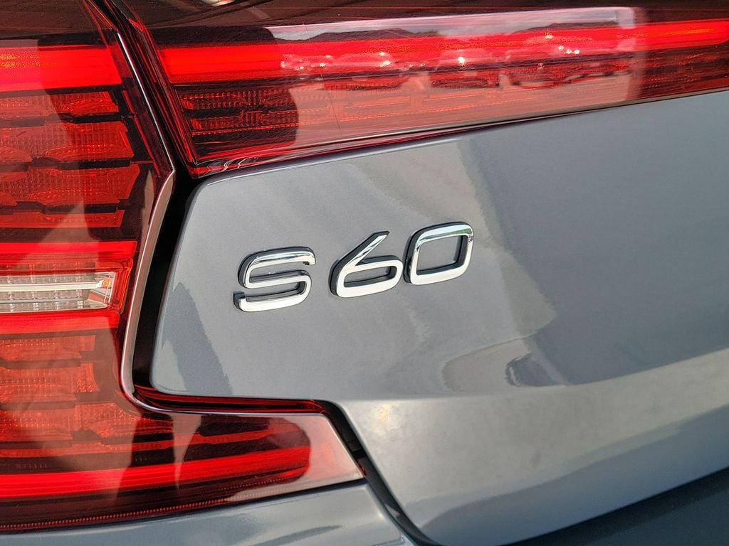 2024 Volvo S60 B5 Core Dark Theme