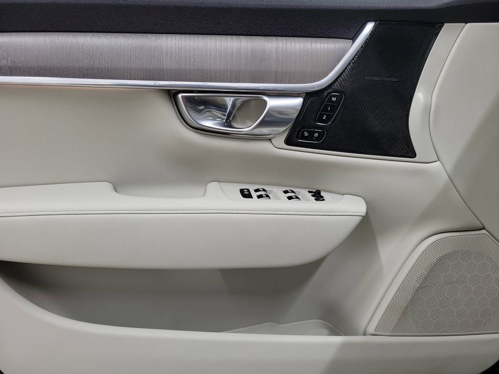 2023 Volvo S90 B6 Plus