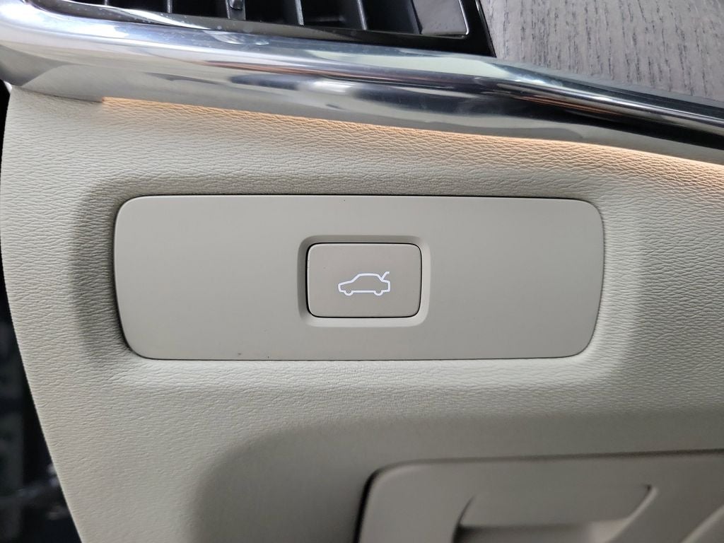 2023 Volvo S90 B6 Plus