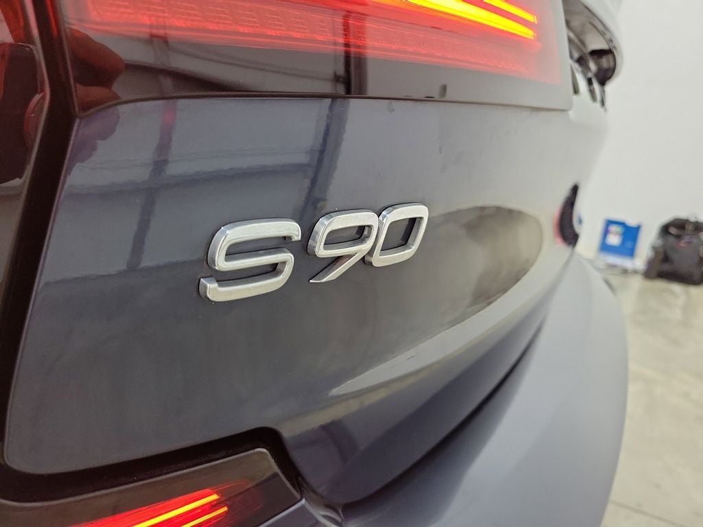 2023 Volvo S90 B6 Plus