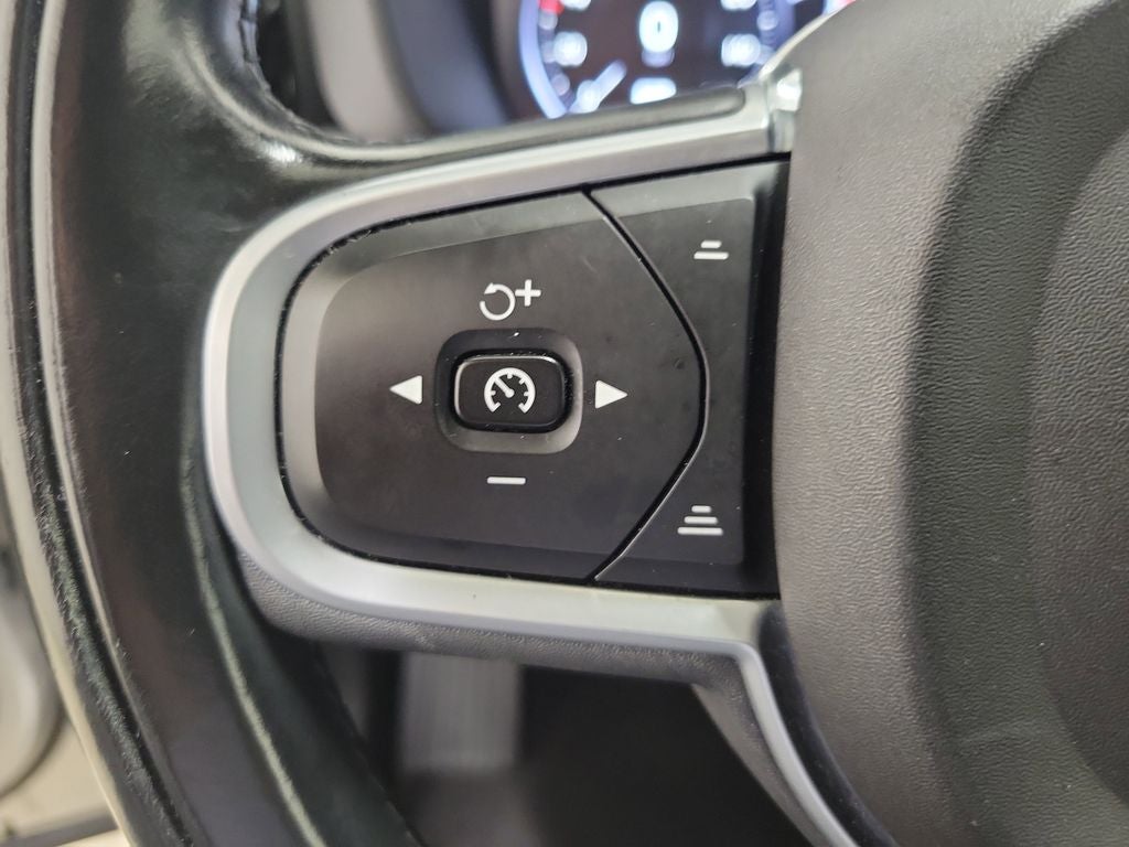 2019 Volvo XC60 T5 Momentum