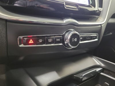 2019 Volvo XC60 T5 Momentum