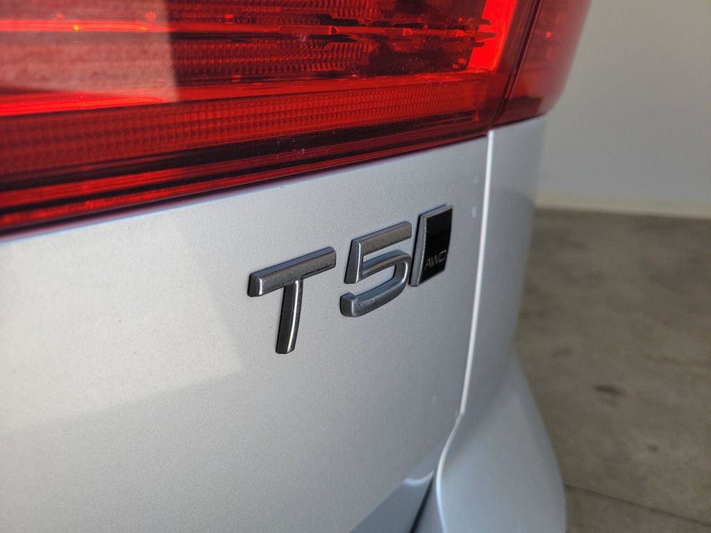 2019 Volvo XC60 T5 Momentum