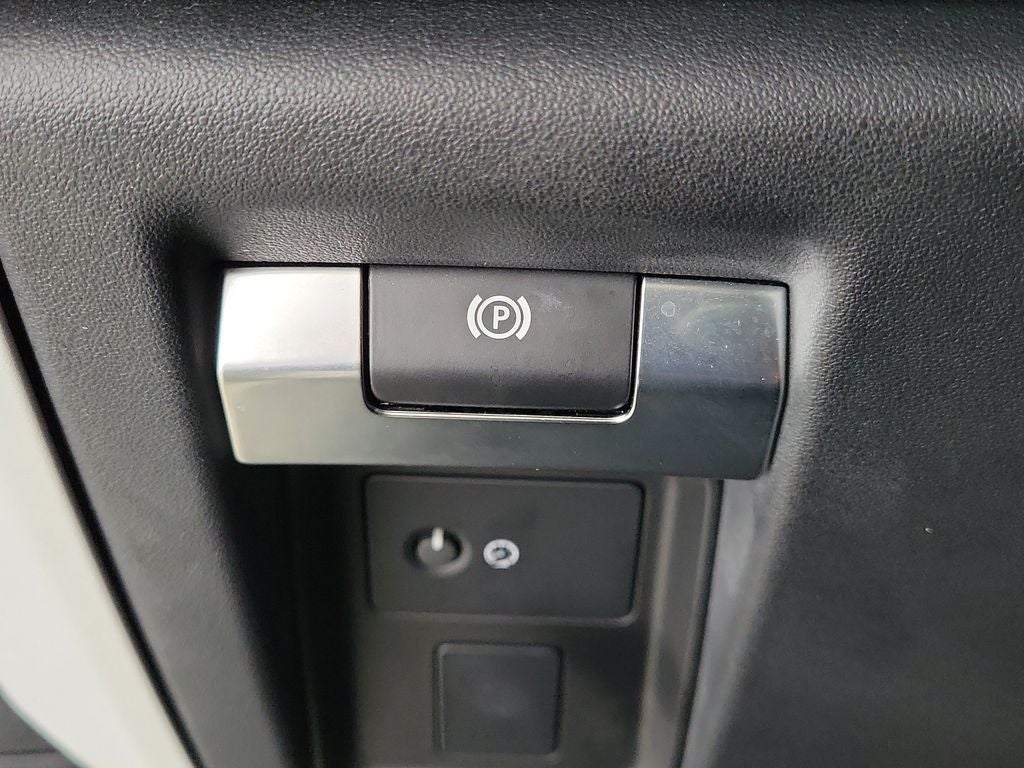 2025 Land Rover Defender 110 S