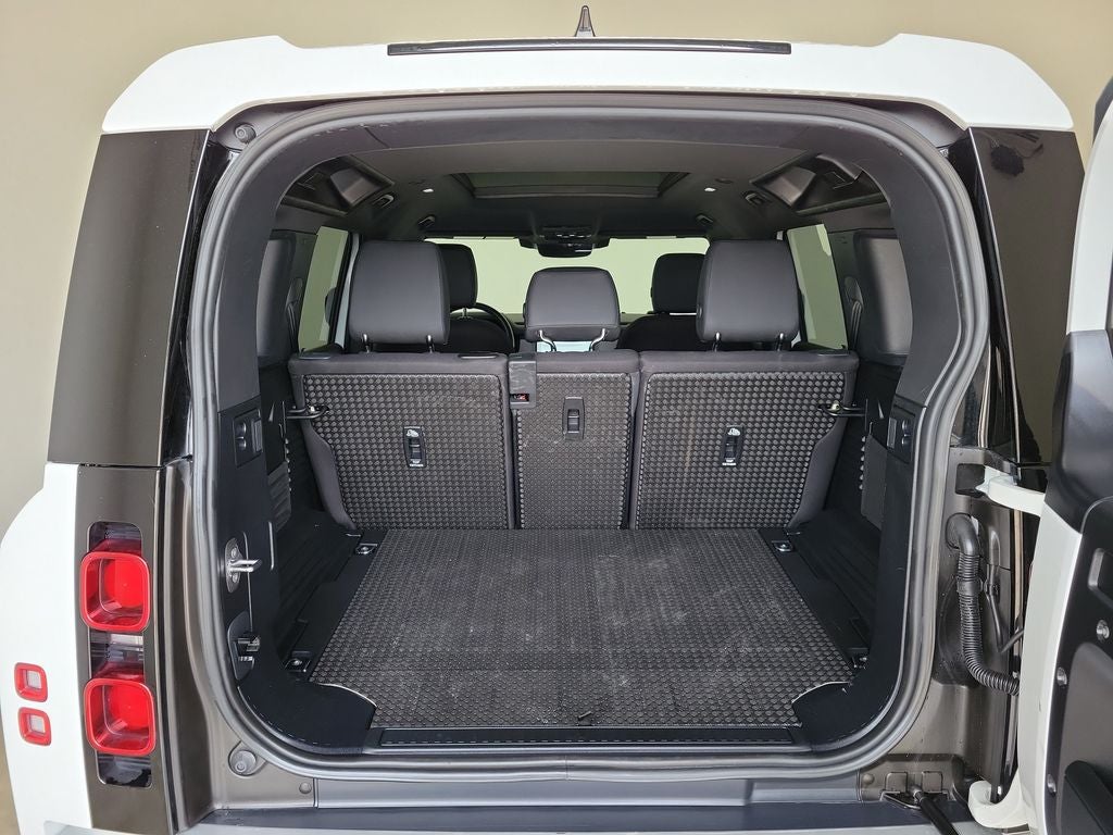 2025 Land Rover Defender 110 S