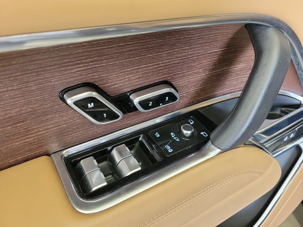 2023 Land Rover Range Rover SE LWB