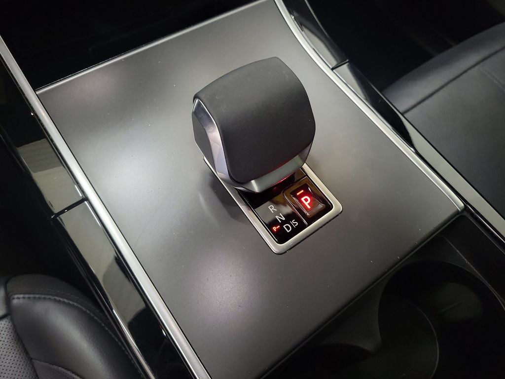 2025 Land Rover Range Rover Velar Dynamic SE