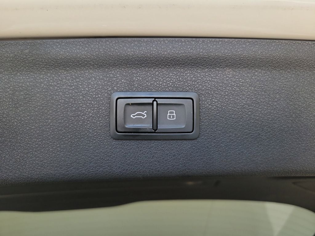 2018 Audi Q3 2.0T Premium quattro