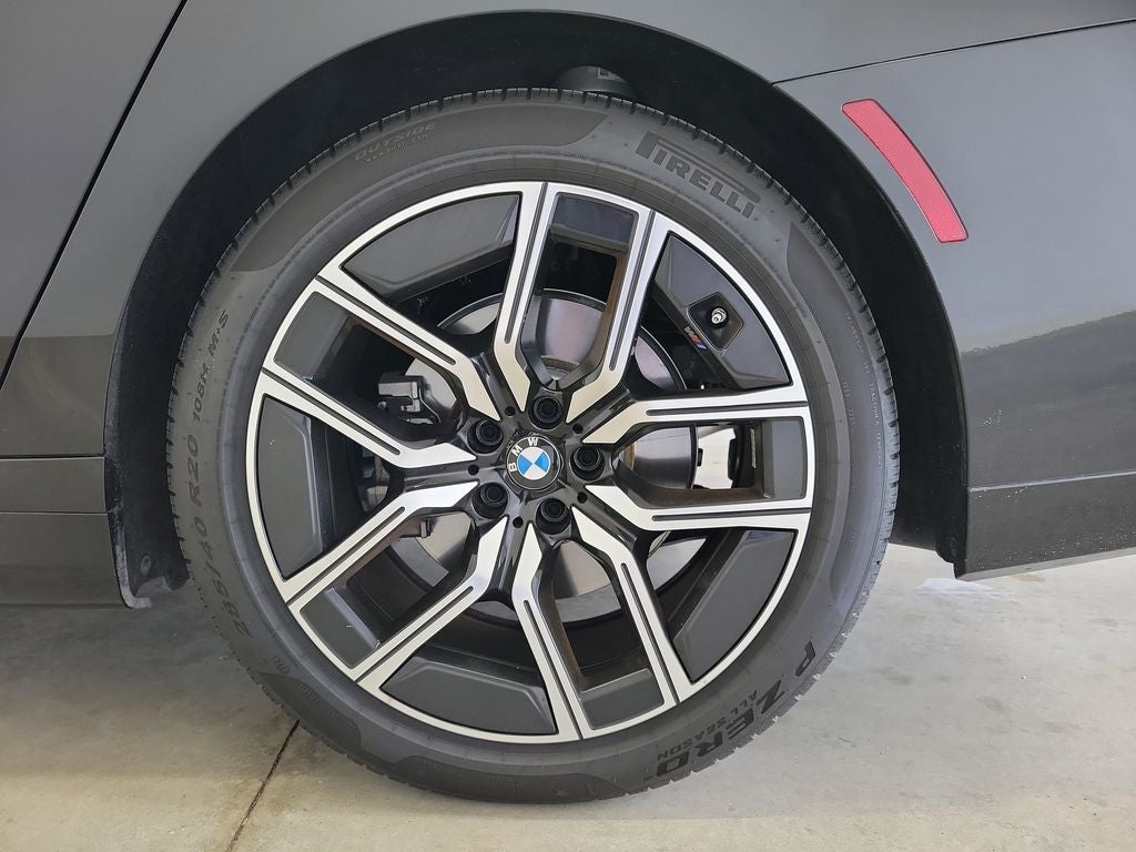 2025 BMW 7 Series 740i