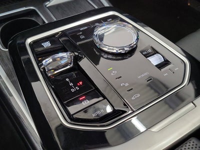 2025 BMW 7 Series 740i