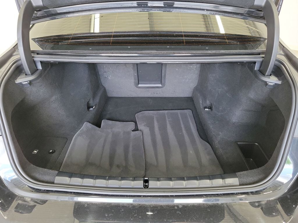 2025 BMW 7 Series 740i