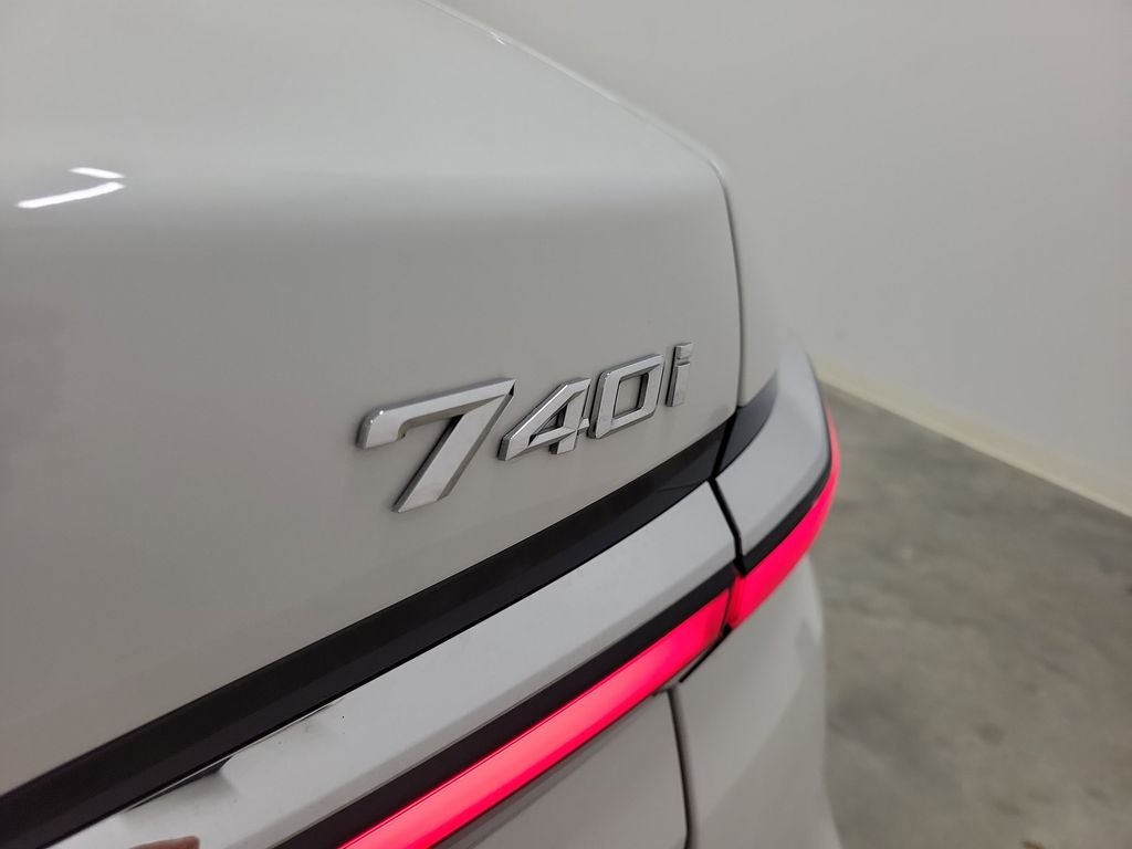 2024 BMW 7 Series 740i